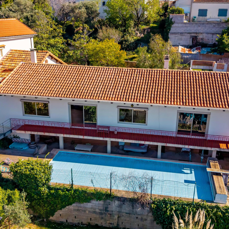 Smart villa with exceptional views