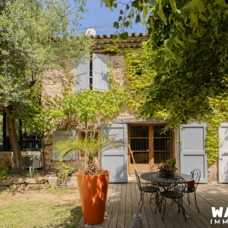 75006 PARIS – Bien atypique sur deux niveaux – Profession libérale  ou appartement– 110 m²