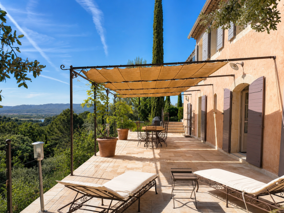 Splendide villa provençale avec studio indépendant   emplace