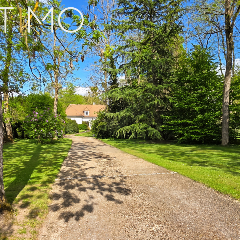 Nouveau, au coeur d’un parc arboré, de 1516 m2, magnifique D