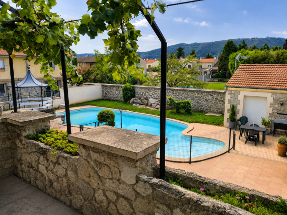 Beautiful property with rented apartments