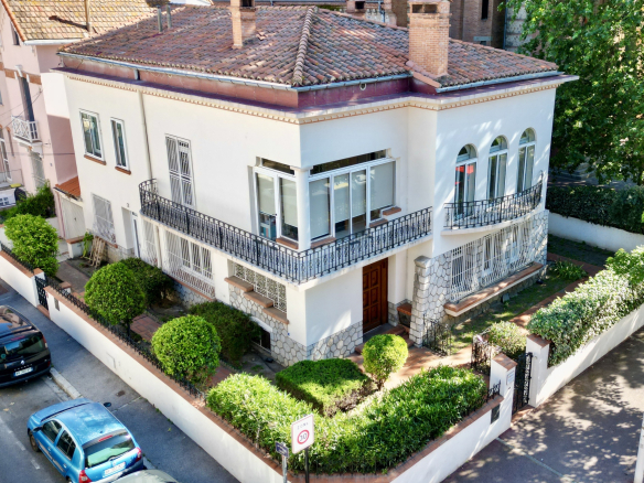 Magnificent Manor House of Character, 261 m2 of Living Space