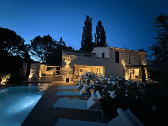 MAGNIFIQUE MAISON D’ARCHITECTE AVEC VUE LUBERON À GORDES