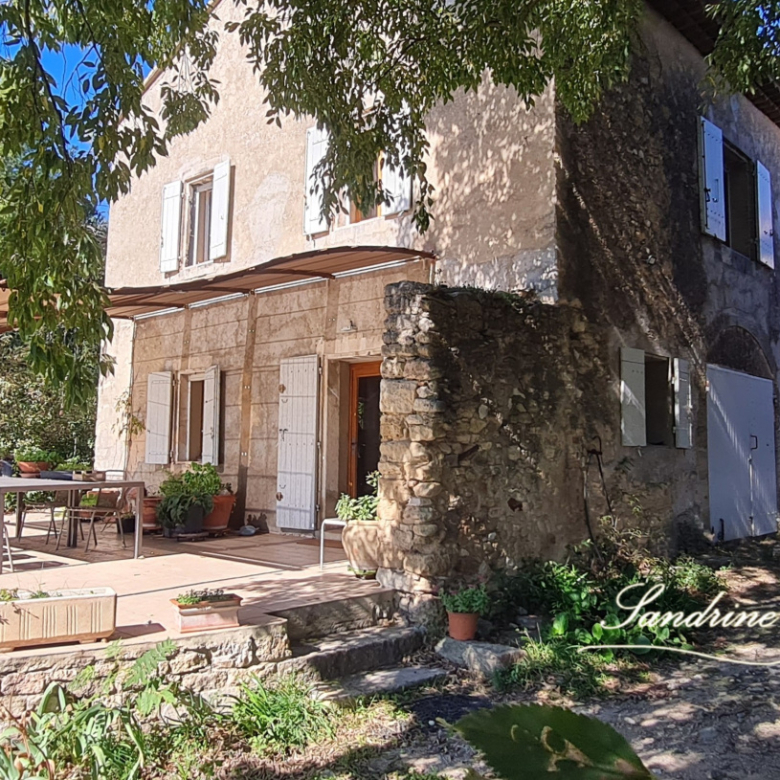 Charming country house in Eygalières, Type 6 with p