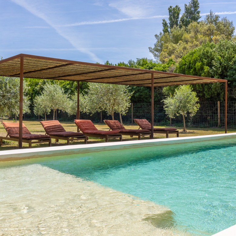 Ideal for family gatherings: Farmhouse dating from 1804 and villa