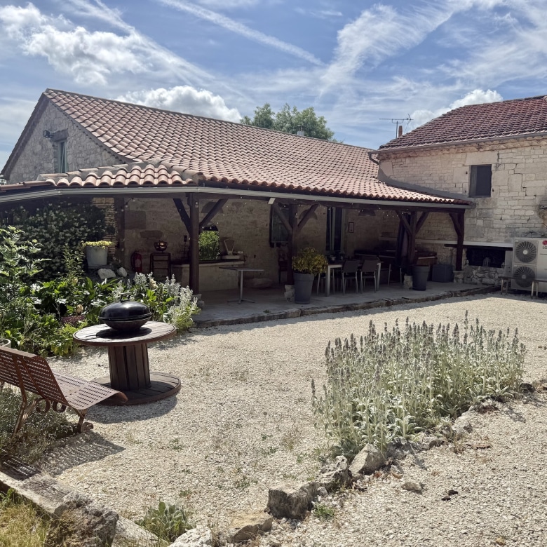 Domaine Château avec Chapelle, Orangerie et 34 Hectares