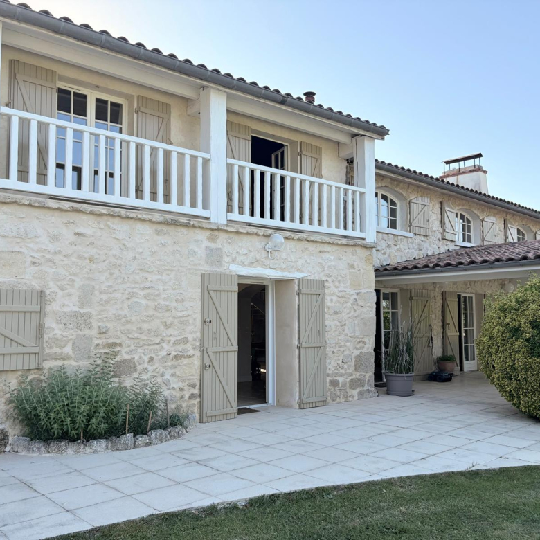 MAISON NEO-LANDAISE RENOVEE DE 250 M2 (10 PIECES)   PESSAC