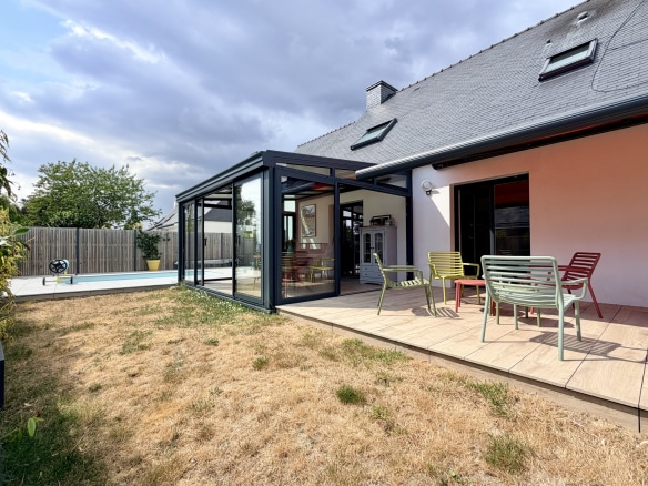 Maison contemporaine avec véranda et jardin à Vannes, proche du port
