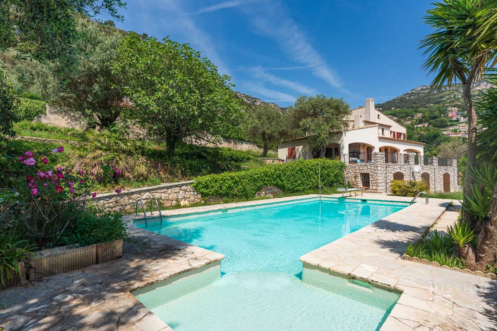 Provençal villa in La Turbie Provençal villa with swimming pool and sea view in La Turbie.
