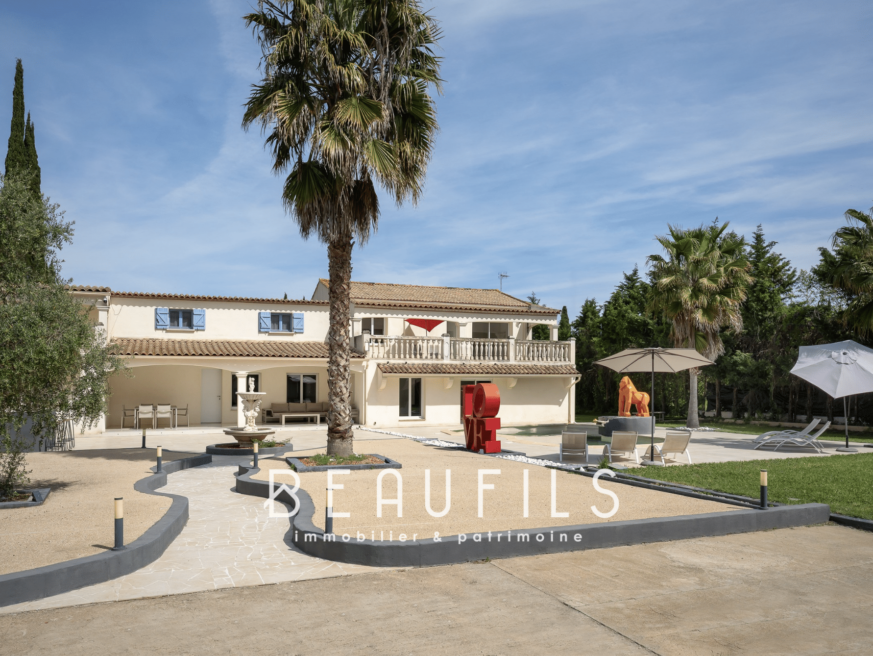 Renovated neo-Provençal farmhouse with swimming pool and garden in Saint-Gilles, Nîmes.