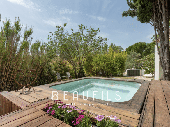 Architect-designed villa with swimming pool and garden in Montferrier-sur-Lez