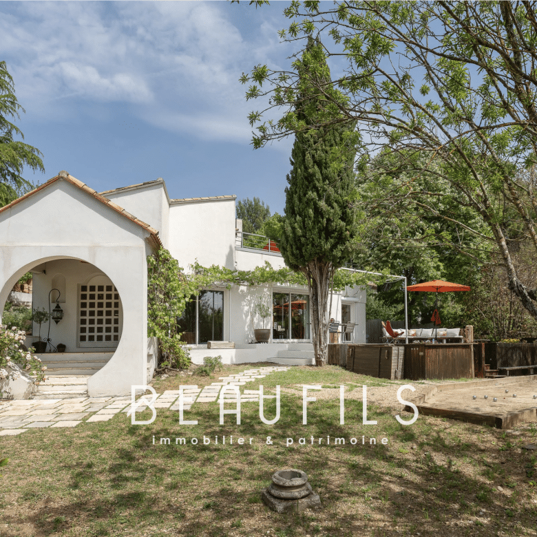 Luxury real estate photo | Charming Properties