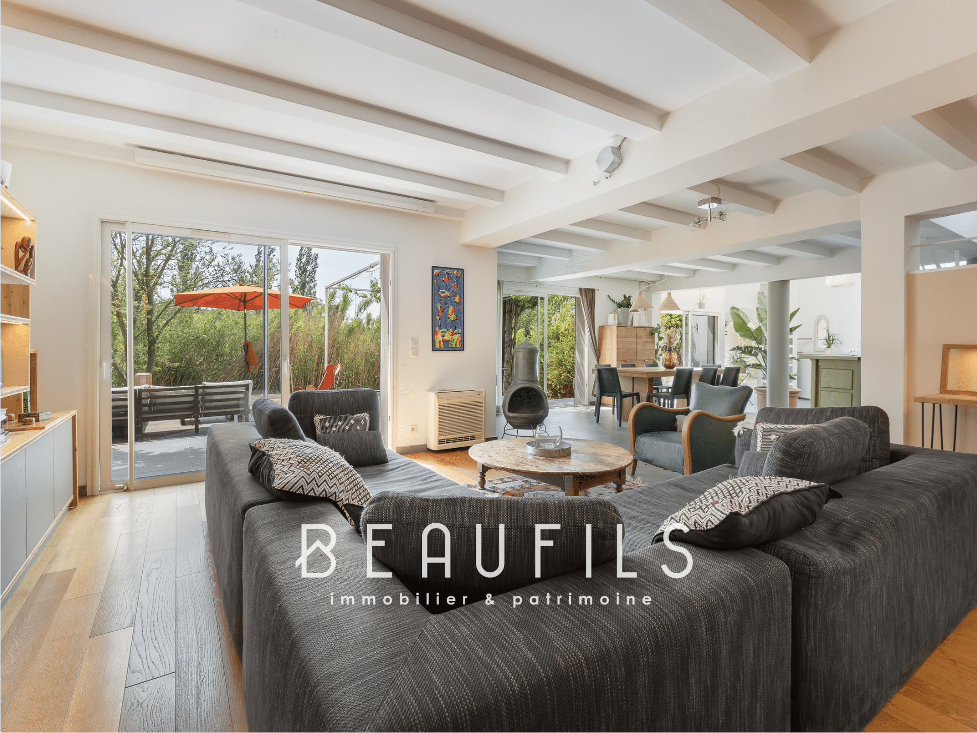 Interior of an architect-designed villa in Montferrier-sur-Lez with a spacious and bright living room.