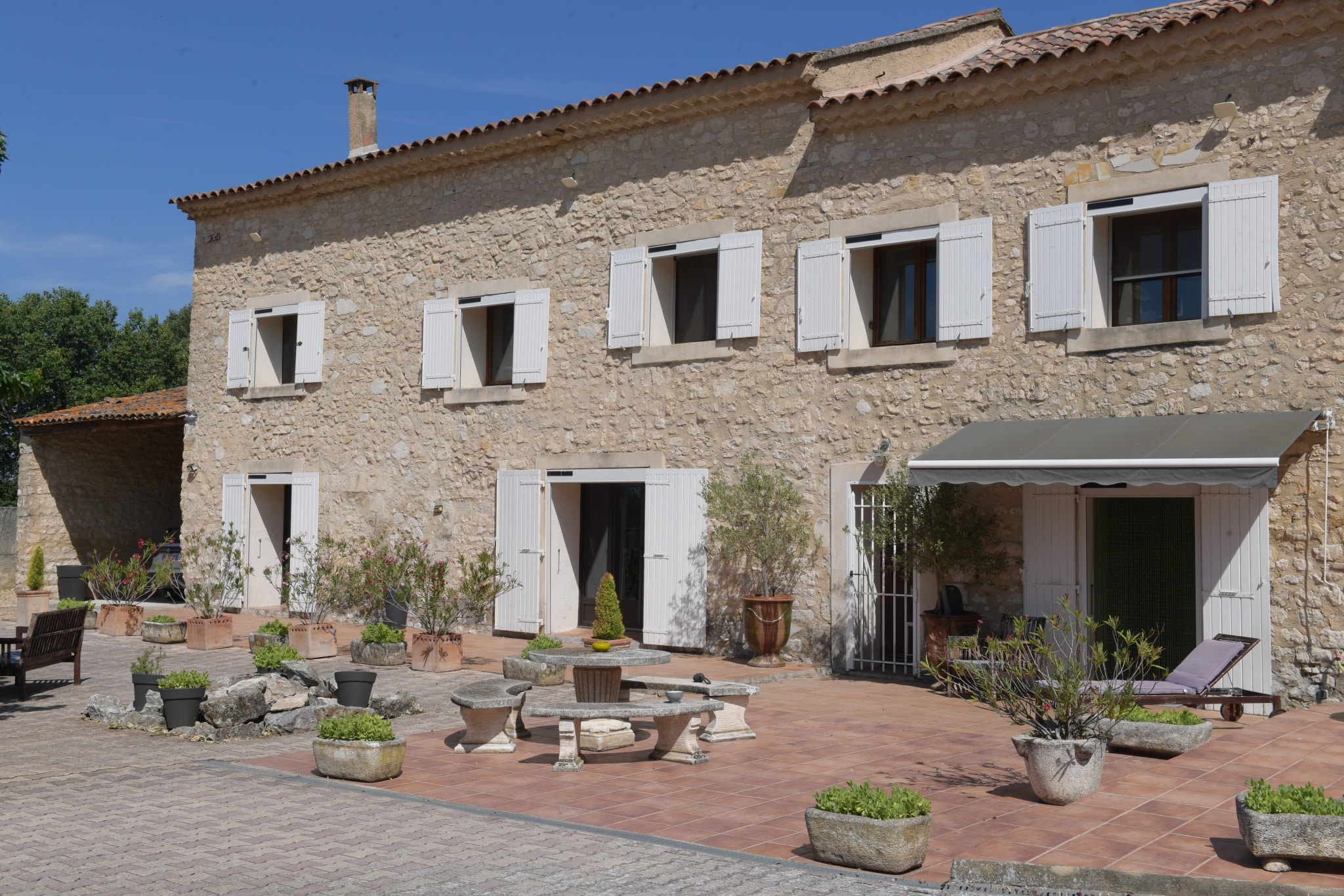 Mas en pierre de 270 m2 avec cour et jardin, L'Isle-sur-la-Sorgue
