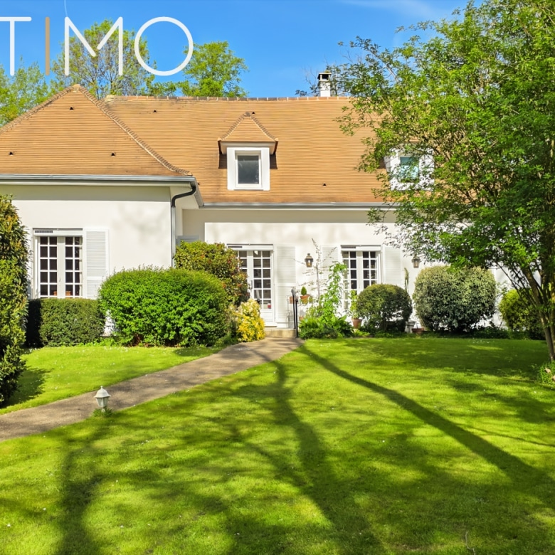 Luxury real estate photo | Charming Properties