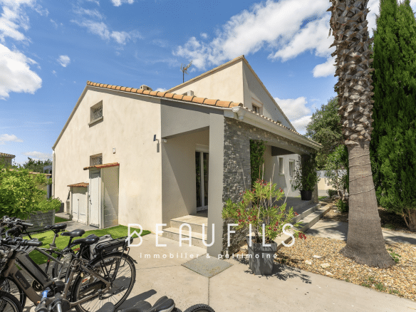 Renovated Mediterranean villa in Saint-Laurent-d'Aigouze with terrace and garden.