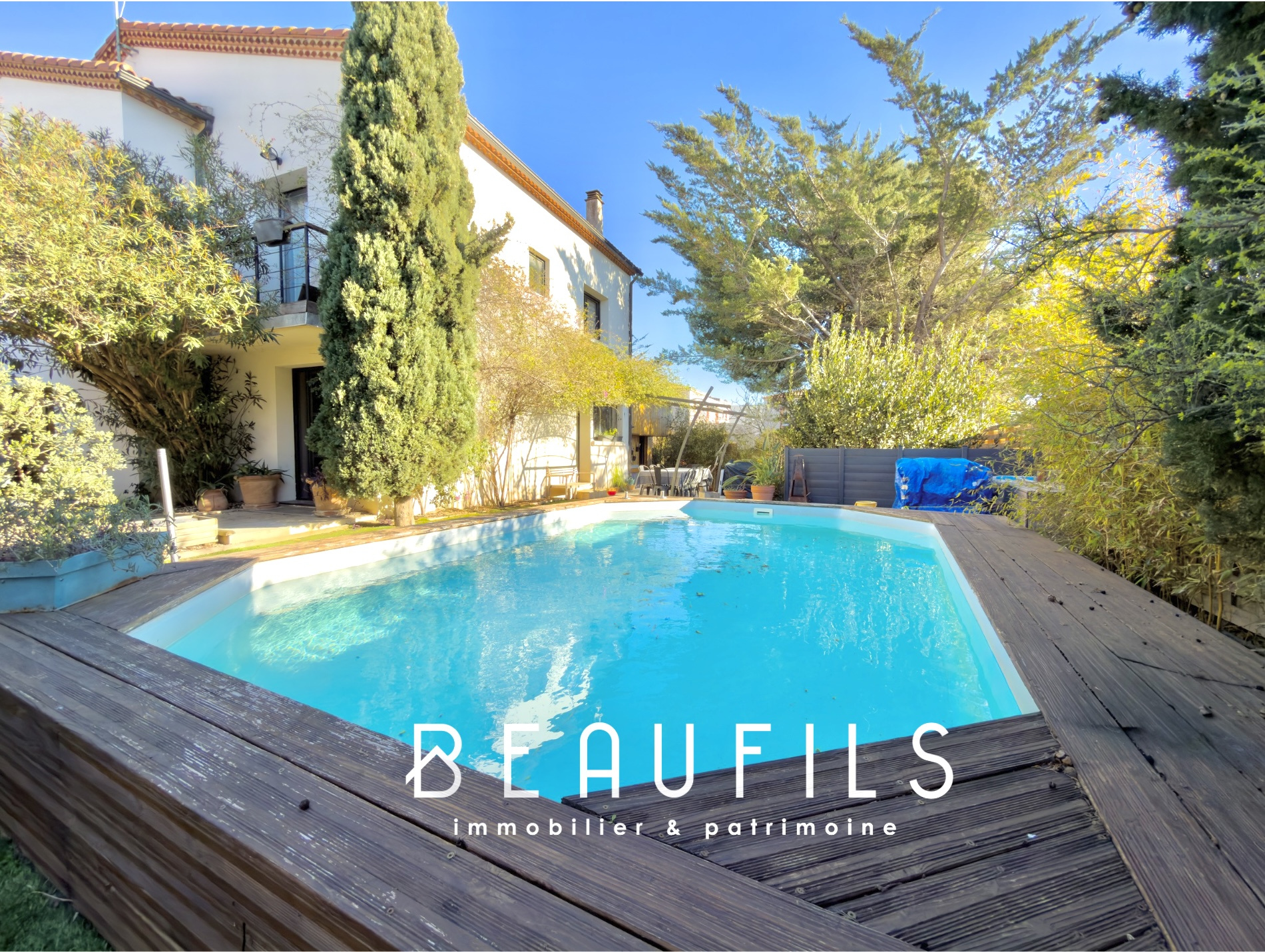 Renovated family villa with swimming pool and garden in Frontignan.