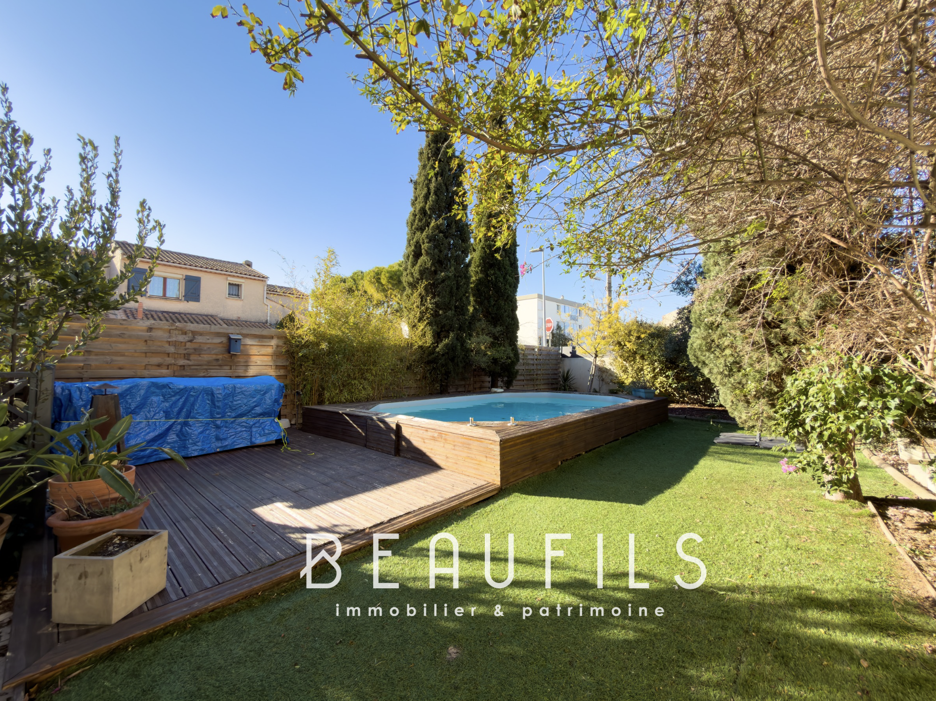 Family villa with swimming pool and garden in Frontignan, France.