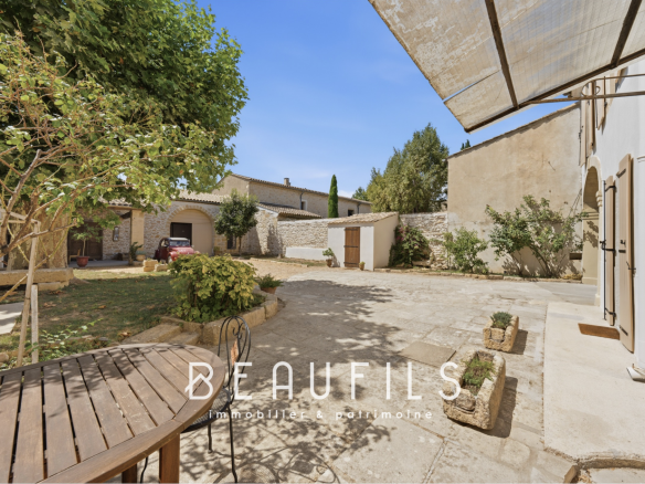 Luxury real estate photo | Charming Properties