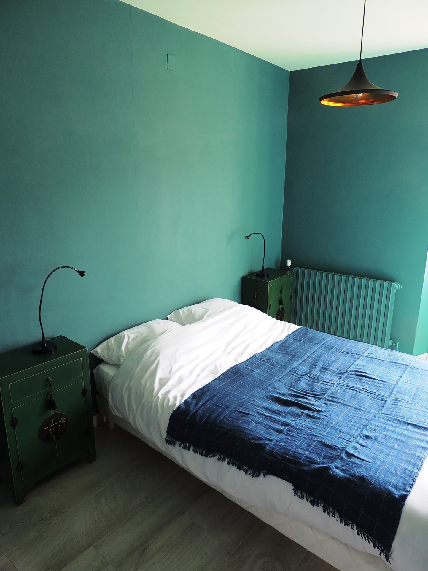 Bed and breakfast in Provence Guest room with double bed and modern decor in a property in Provence.