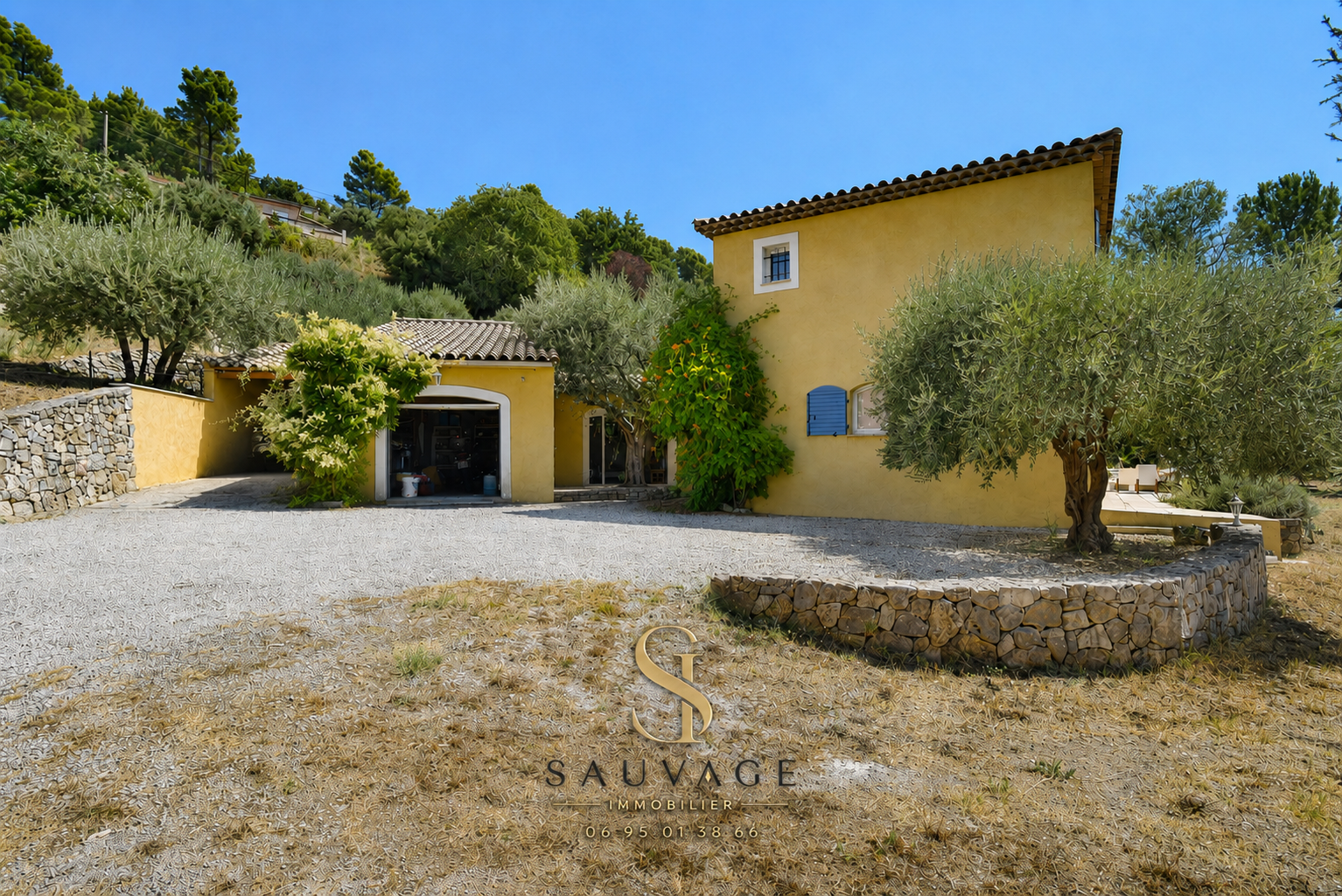Family country house with swimming pool in Draguignan, La Vaugine district, 2500 m2 plot.