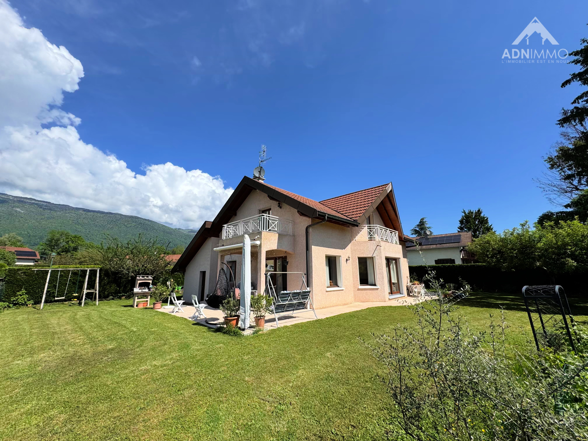 House in Sergy Detached house of 175 m2 with garden in Sergy, mountain view.
