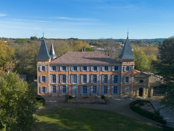 Exceptional castle in Pézenas, surrounded by a landscaped park of 4.4 hectares.