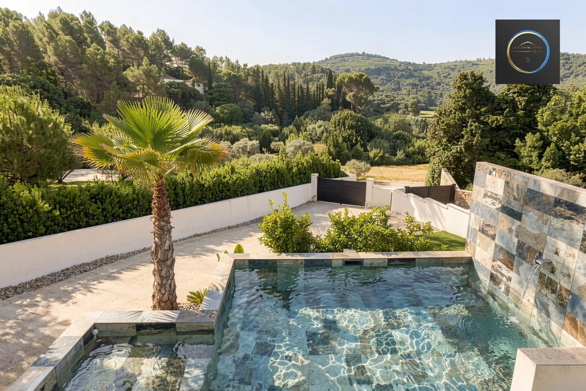 Contemporary villa in Clermont-l'Hérault View of a contemporary villa with swimming pool and garden in Clermont-l'Hérault, surrounded by greenery.