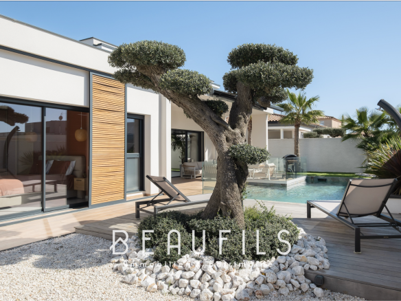 Villa californienne moderne avec piscine et jardin paysagé, Le Grau d'Agde.