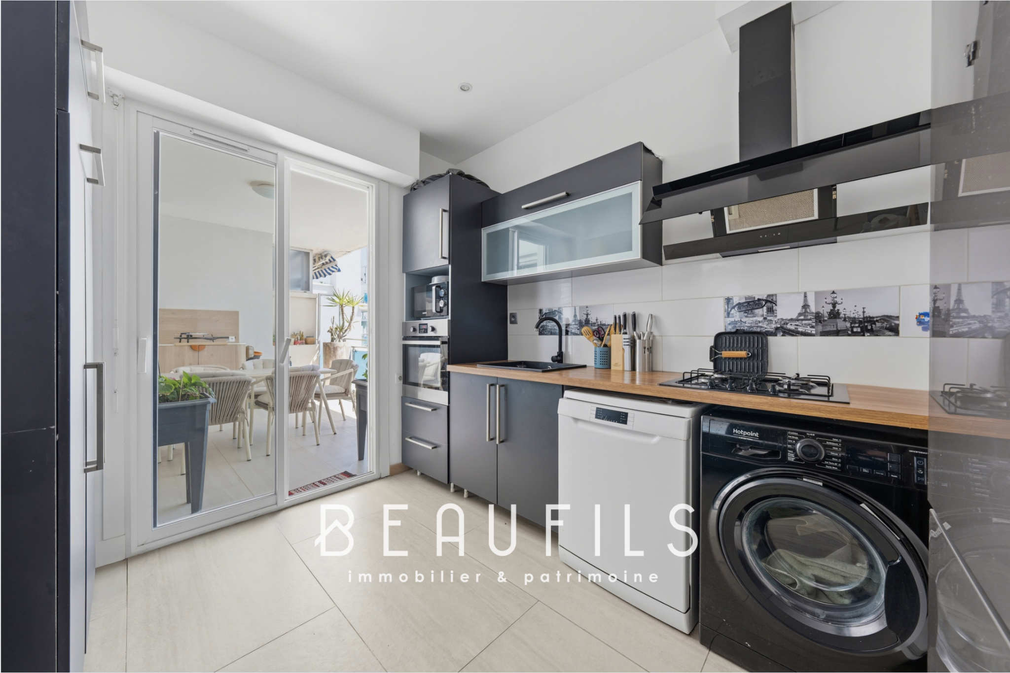Kitchen of an apartment with a terrace Modern kitchen in a renovated apartment with access to a terrace.