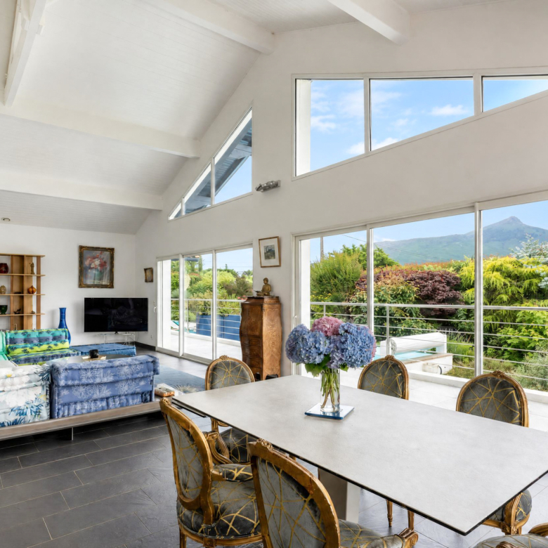 Luxury real estate photo | Charming Properties