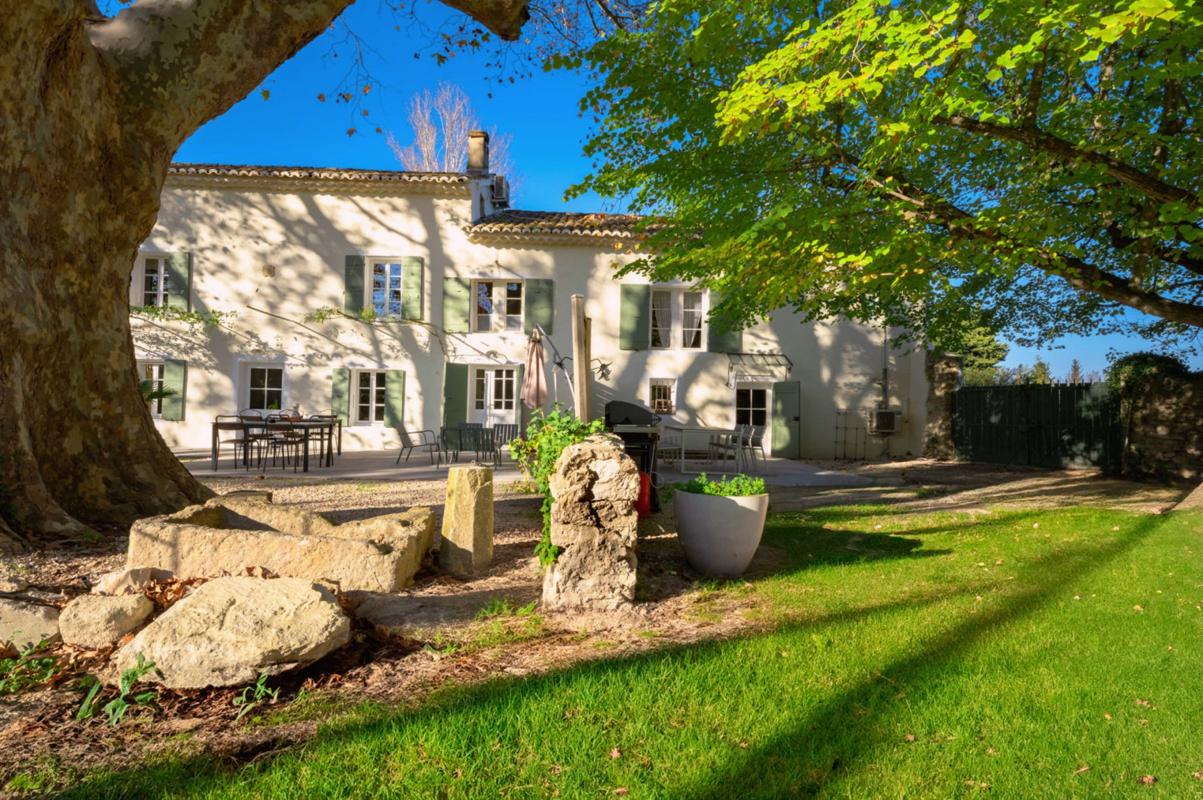 Propriété de charme à L’Isle-sur-la-Sorgue Mas rénové avec jardin et terrasse à L'Isle-sur-la-Sorgue, Luberon.