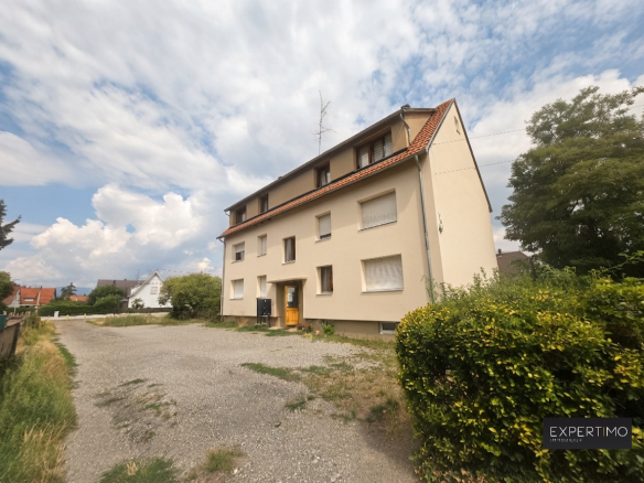 Immeuble de rapport à vendre à Ensisheim, 5 logements, façade extérieure.