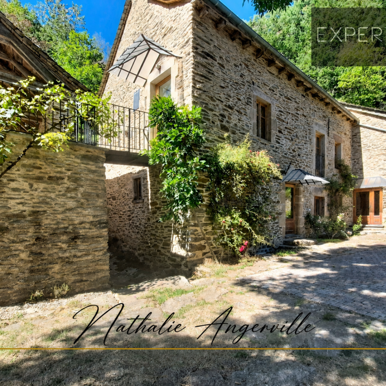 Luxury real estate photo | Charming Properties