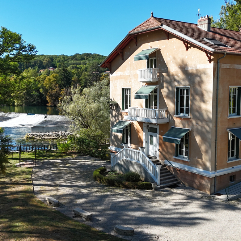 Luxury real estate photo | Charming Properties