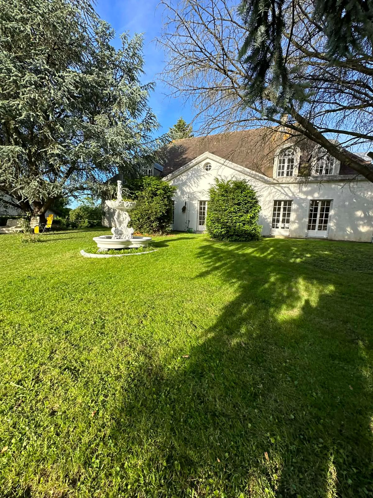 Maison à Roissy-en-Brie Maison individuelle avec jardin à Roissy-en-Brie, vue de l'extérieur.