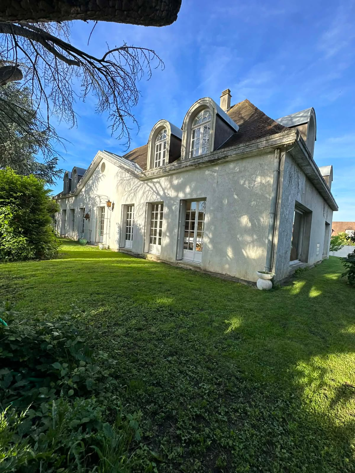 Maison à Roissy-en-Brie Maison individuelle de 12 pièces avec jardin à Roissy-en-Brie