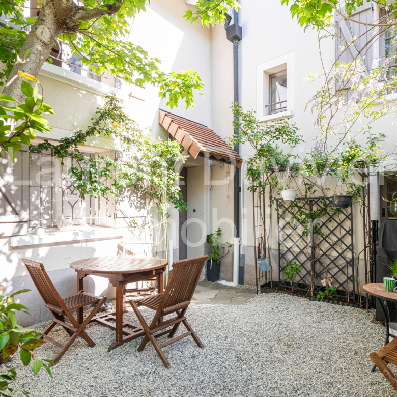 Luxury real estate photo | Charming Properties
