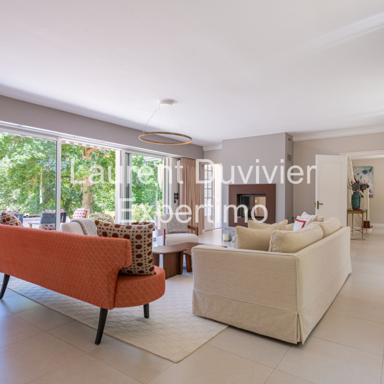 Luxury real estate photo | Charming Properties