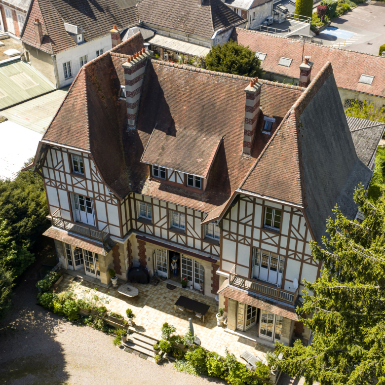 Luxury real estate photo | Charming Properties