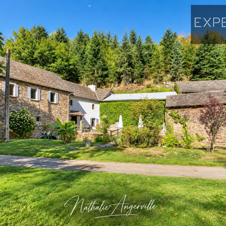 Luxury real estate photo | Charming Properties