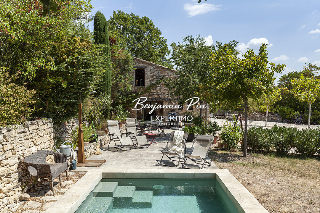 Charming house in Villars Stone house with swimming pool on wooded grounds in Villars, renovated in 2007.