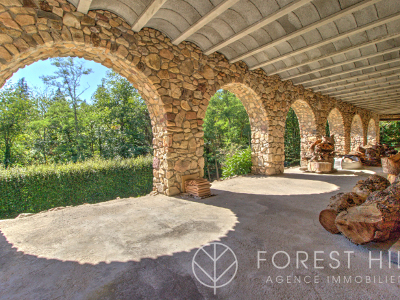 Luxury real estate photo | Charming Properties