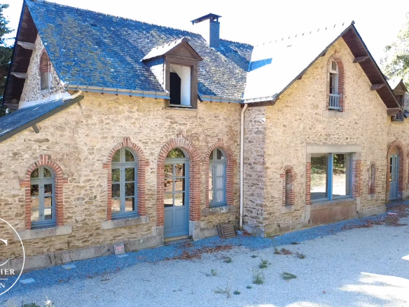 Luxury real estate photo | Charming Properties