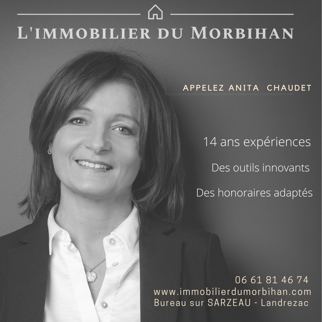 Real estate agent in Sarzeau Portrait of a real estate agent with contact information and professional experience.