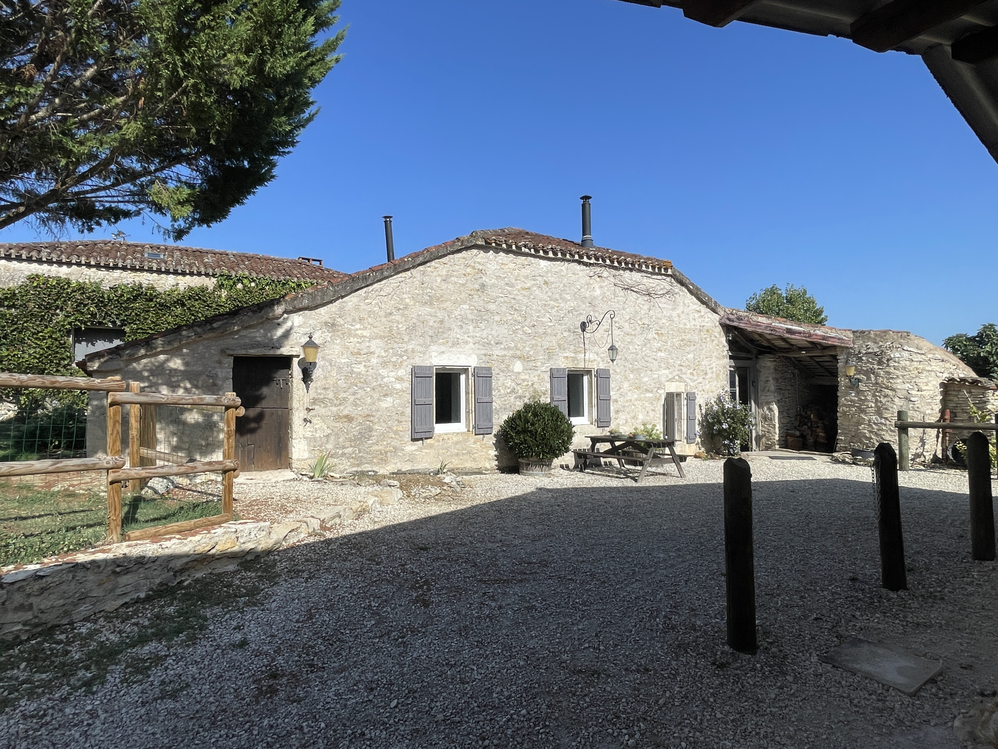 Stone estate in Tournon-d'Agenais Stone house with courtyard and garden, Tournon-d'Agenais