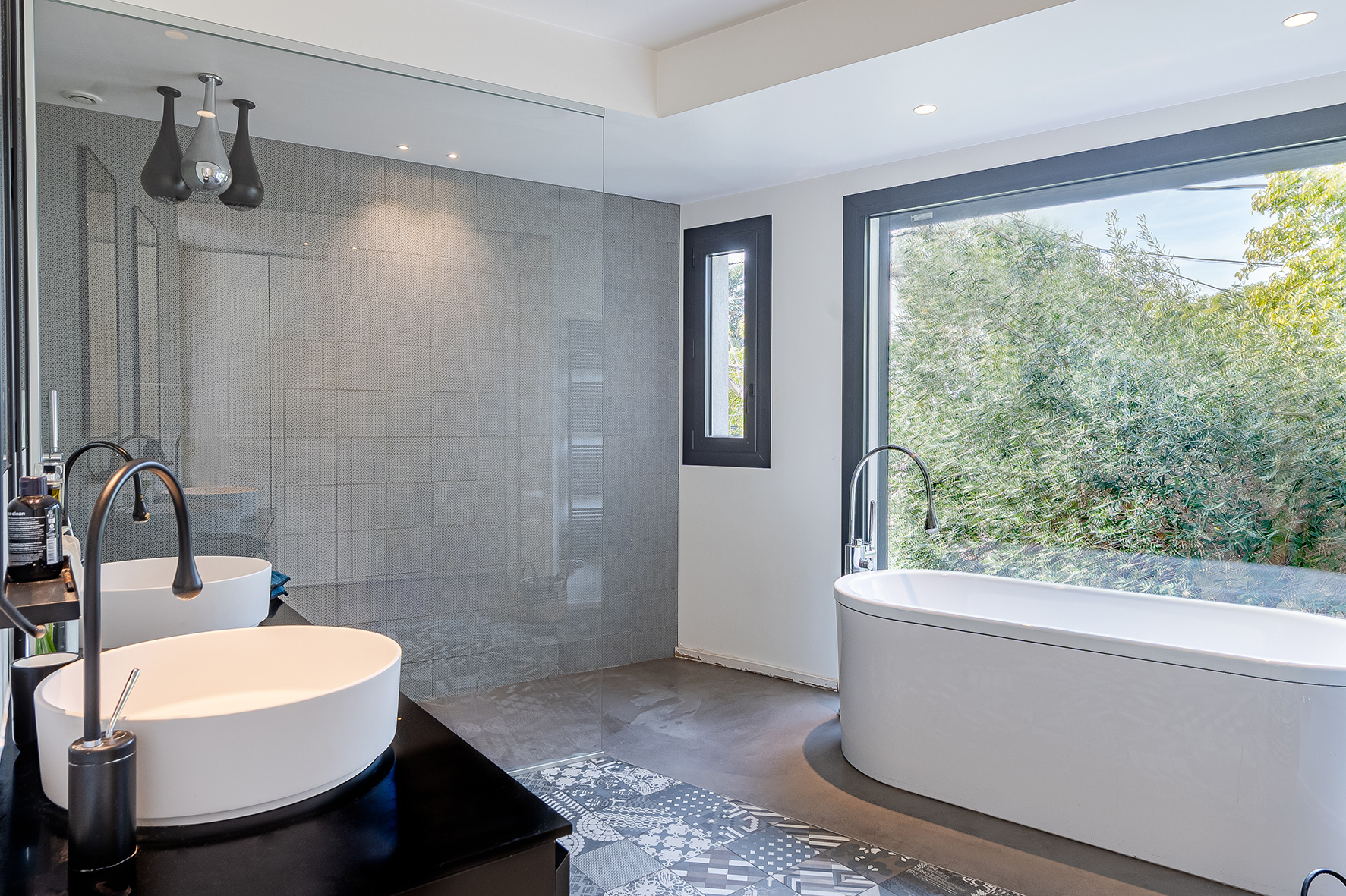 Contemporary bathroom Modern bathroom with bathtub and nature view
