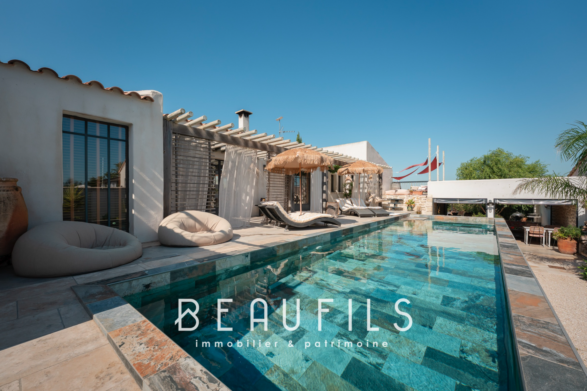 Mediterranean villa in Saintes Maries de la Mer Mediterranean villa with swimming pool and relaxation area in Saintes Maries de la Mer.