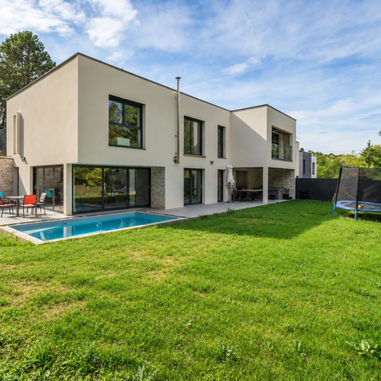 Luxury real estate photo | Charming Properties