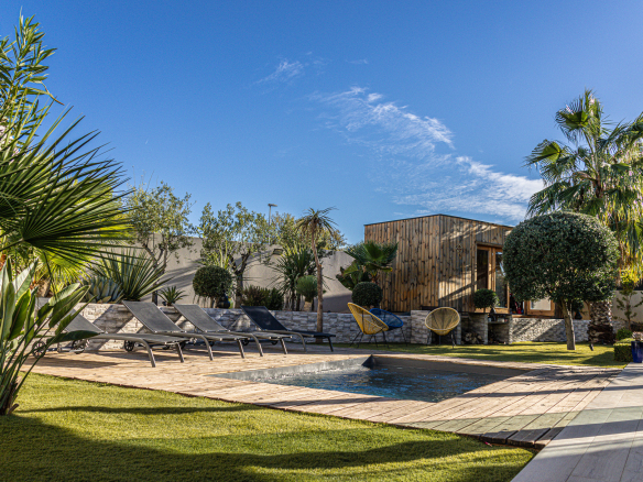Contemporary villa with heated swimming pool and separate chalet in Narbonne.